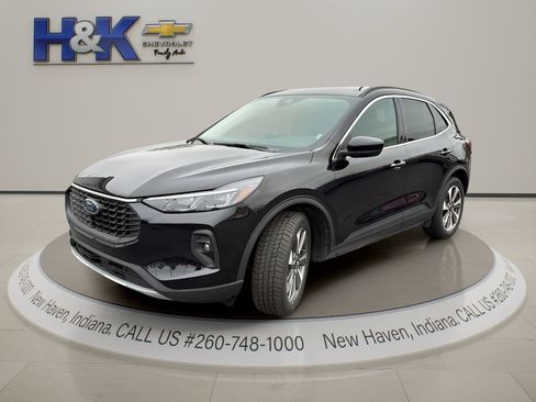 Used 2025 Ford Escape Platinum AWD/4WD image 5