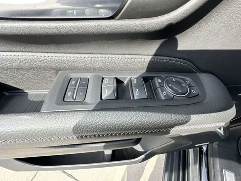 Used 2024 GMC Yukon Denali w/ Advanced Technology Package AWD/4WD image 24