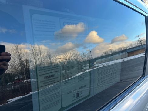 Used 2025 Toyota Sienna Platinum image 30