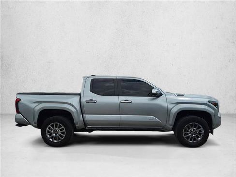Used 2024 Toyota Tacoma Limited AWD/4WD image 4
