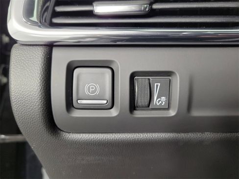 Certified 2023 Cadillac XT4 Sport w/ Cold Weather Package image 32