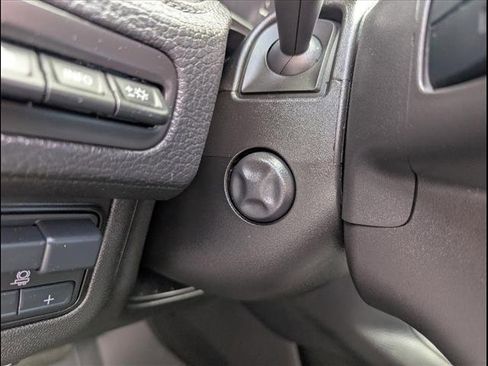 Used 2024 GMC Yukon XL Denali w/ Advanced Technology Package image 17