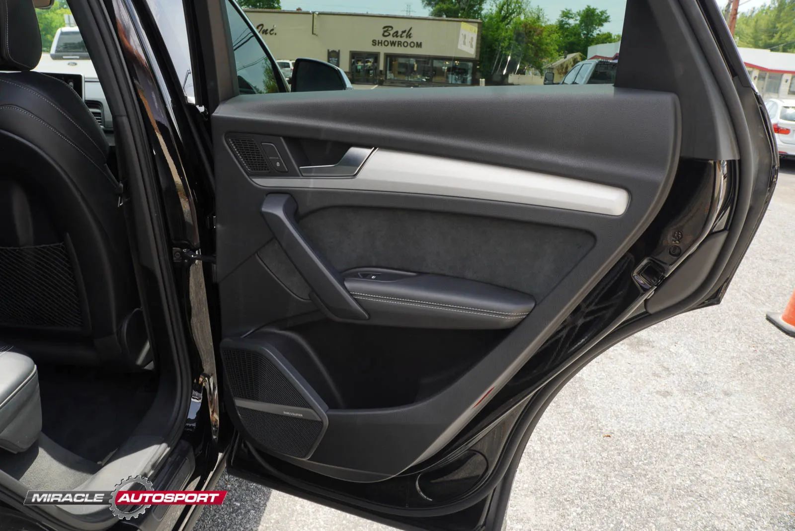 Used 2018 Audi SQ5 Premium Plus w/ Navigation Package AWD/4WD image 36