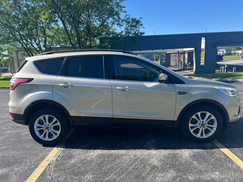 Used 2017 Ford Escape SE w/ Equipment Group 201A FWD image 7