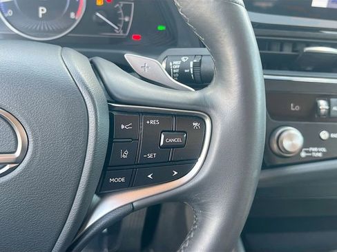 Used 2023 Lexus ES 350 w/ Accessory Package (Z1) image 18