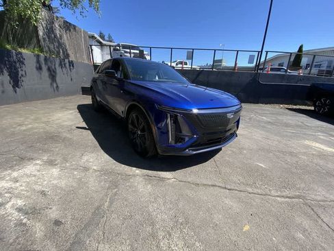 Certified 2025 Cadillac Lyriq Sport AWD/4WD image 8