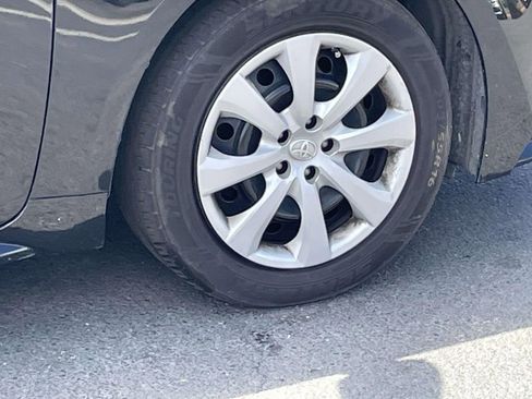 Used 2022 Toyota Corolla LE image 27