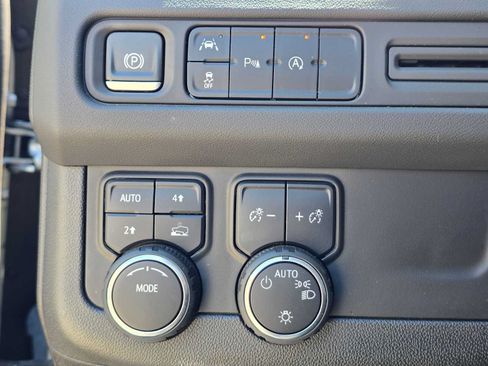 Used 2024 Chevrolet Tahoe LT AWD/4WD image 35