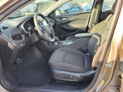 Used 2025 Chevrolet Malibu LT image 8
