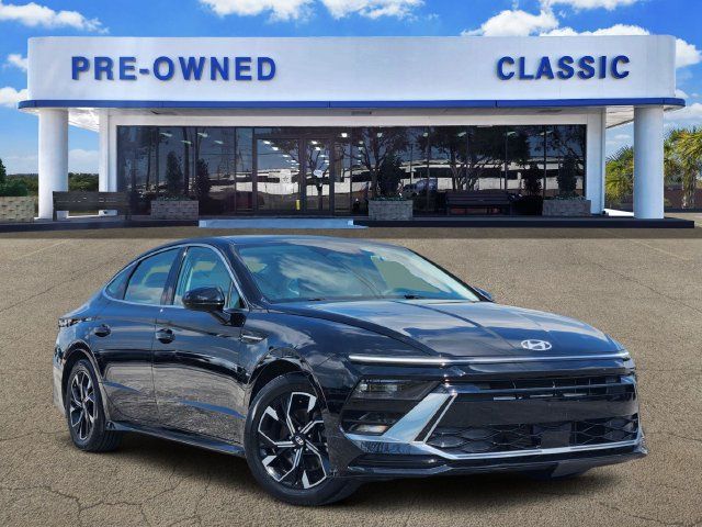 Used 2025 Hyundai Sonata SEL FWD image 1