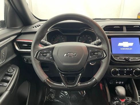 Used 2023 Chevrolet TrailBlazer RS w/ Convenience Package image 11