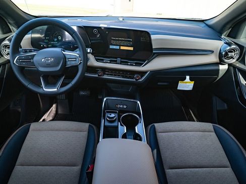 New 2026 Chevrolet Equinox ACTIV w/ LPO, Floor Liner Package image 13