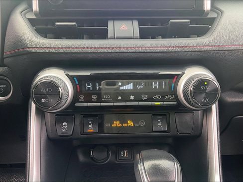 Used 2023 Toyota RAV4 SE image 38