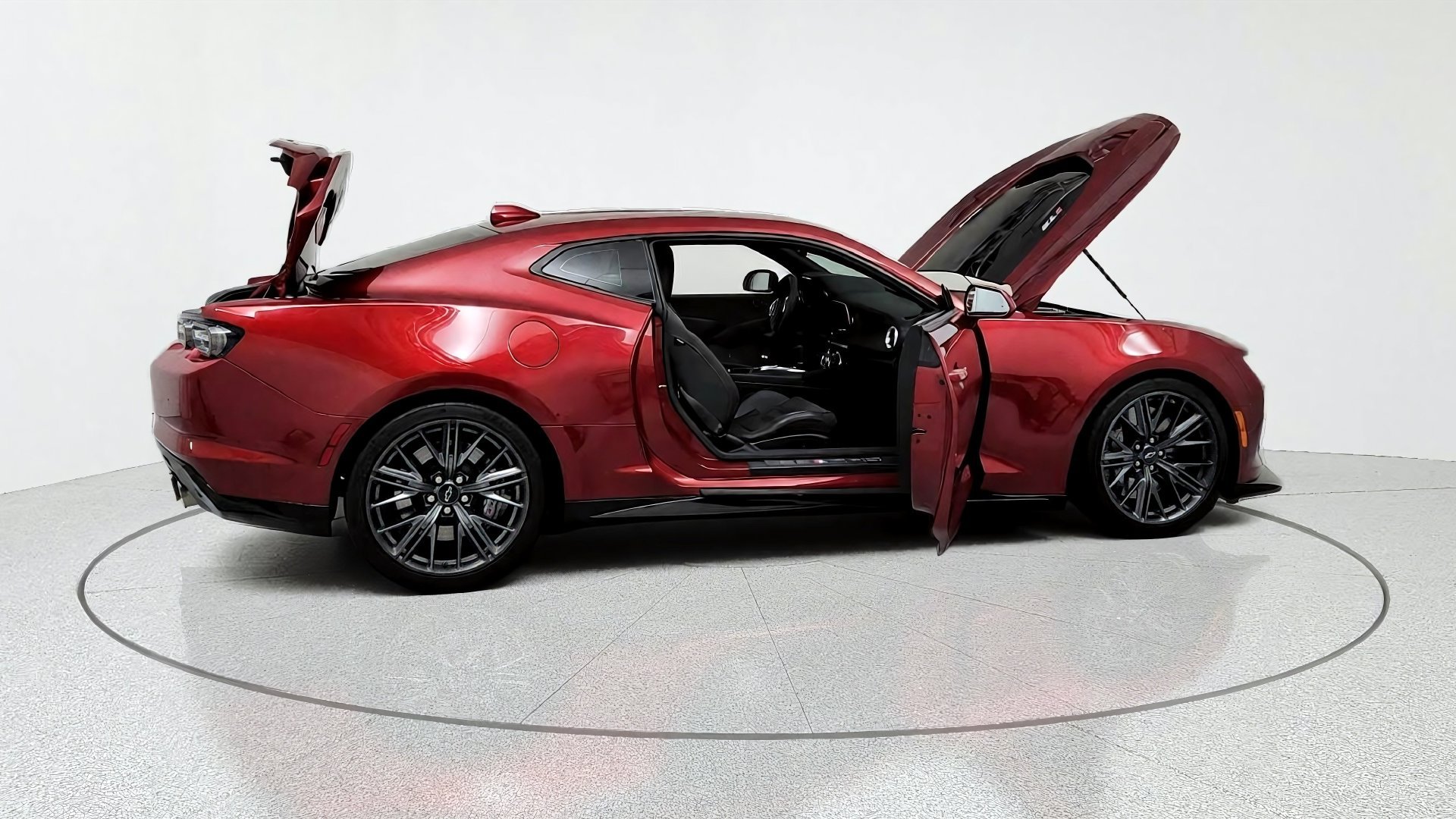 Used 2021 Chevrolet Camaro ZL1 RWD image 13