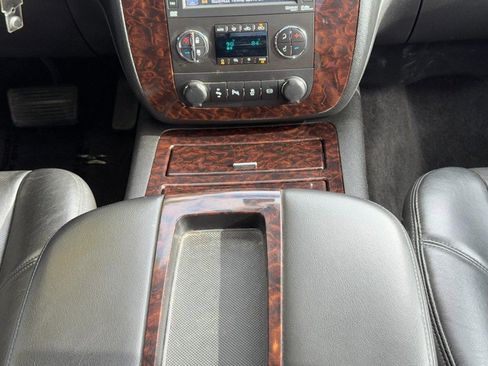 Used 2013 GMC Sierra 2500 Denali w/ Suspension Package, Off-Road image 15