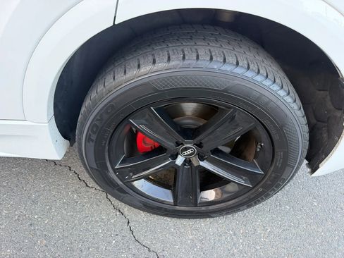 Used 2019 Audi Q8 Premium w/ Convenience Package image 33