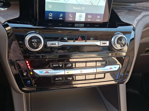 Certified 2021 Ford Explorer Platinum w/ Premium Technology Package image 23