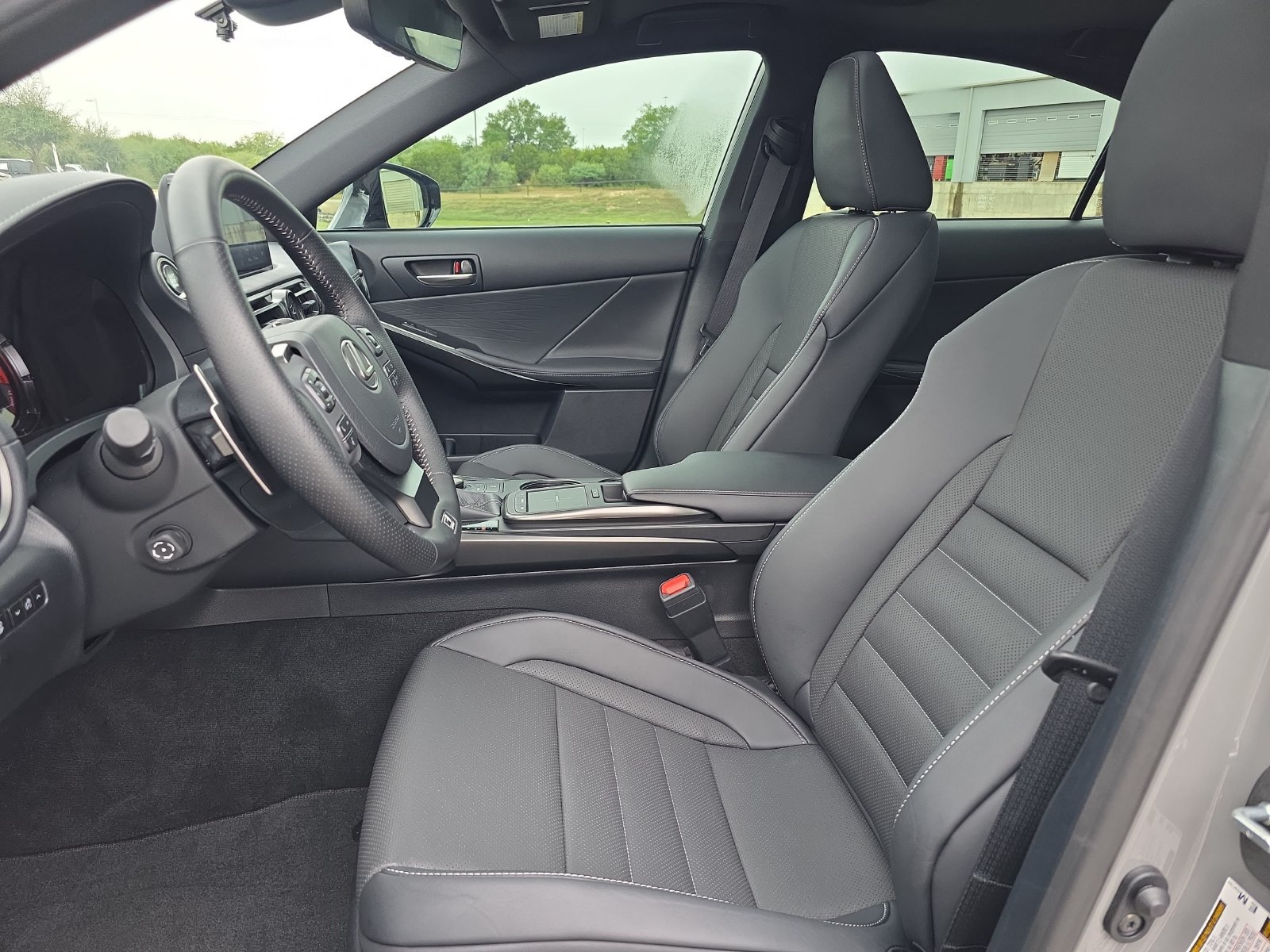 Used 2025 Lexus IS 500 RWD image 12