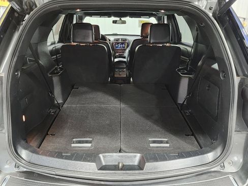 Used 2018 Ford Explorer XLT w/ Equipment Group 202A AWD/4WD image 40