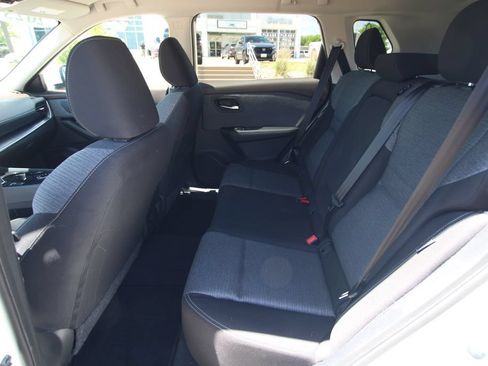 Used 2023 Nissan Rogue SV AWD/4WD image 7