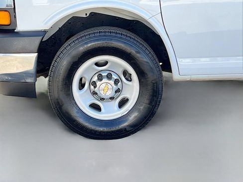 Used 2024 Chevrolet Express 2500 w/ Driver Convenience Package RWD image 28