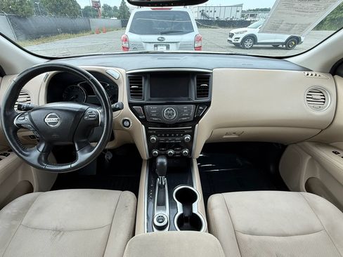 Used 2017 Nissan Pathfinder SV AWD/4WD image 3