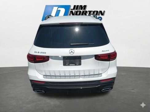 Used 2021 Mercedes-Benz GLB 250 4MATIC image 8