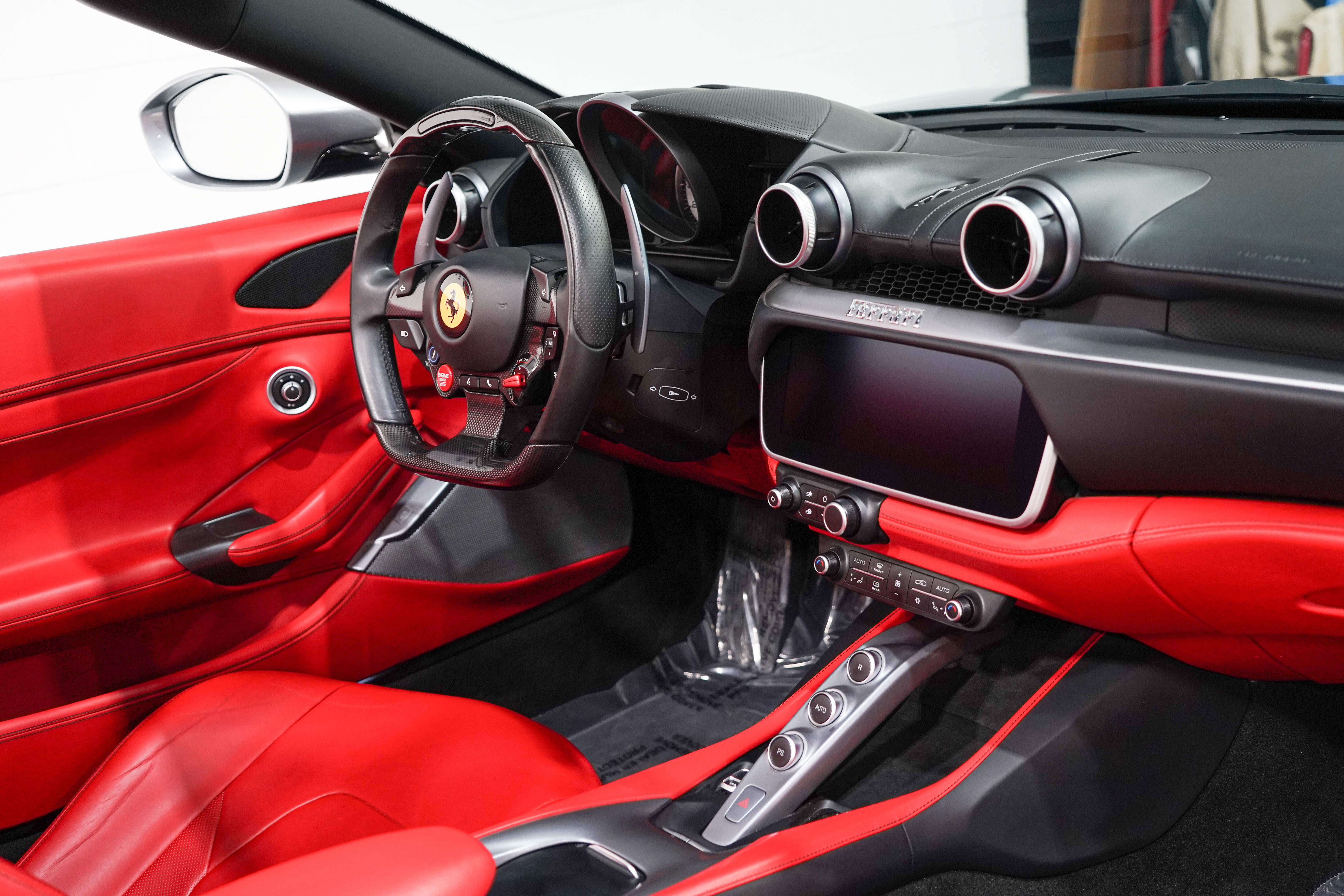 Used 2020 Ferrari Portofino RWD image 17