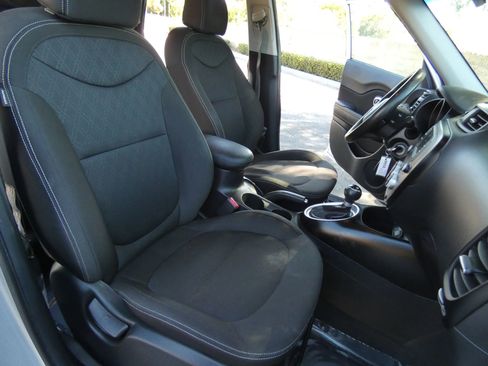 Used 2018 Kia Soul image 30