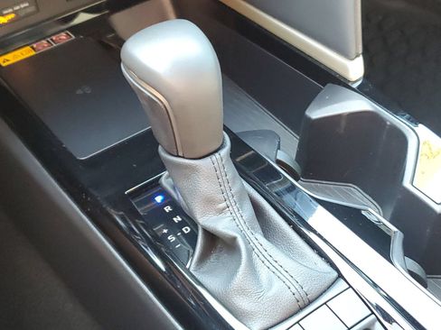Used 2025 Toyota Camry XSE FWD image 31