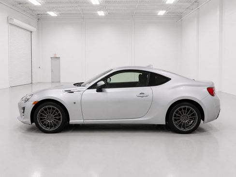 Used 2020 Toyota 86 RWD image 10