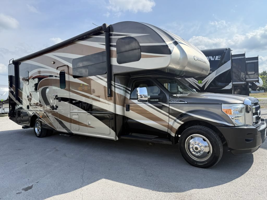 Used 2016 Ford F550 2WD Regular Cab Super Duty image 44