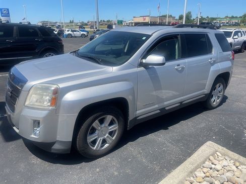 Used 2014 GMC Terrain SLE FWD image 1