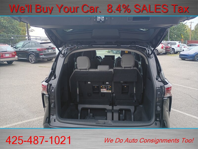 Used 2025 Toyota Sienna LE FWD image 21