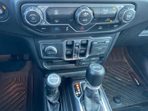 Used 2023 Jeep Wrangler Unlimited AWD/4WD image 21
