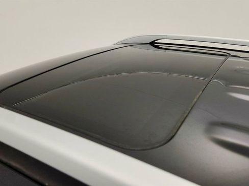 Used 2024 Hyundai Venue SEL image 10