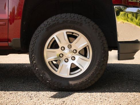 Used 2018 Chevrolet Silverado 1500 LT w/ All Star Edition AWD/4WD image 24