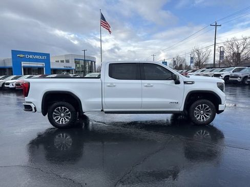 Used 2023 GMC Sierra 1500 AT4 w/ AT4 Premium Package AWD/4WD image 8