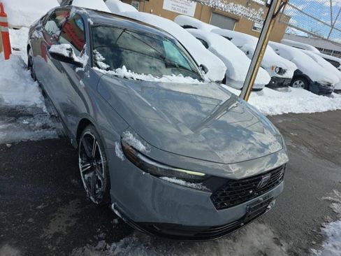 Used 2023 Honda Accord Sport image 2