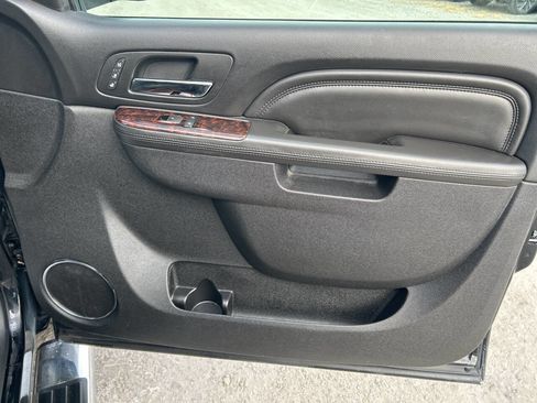 Used 2014 GMC Yukon XL Denali image 20