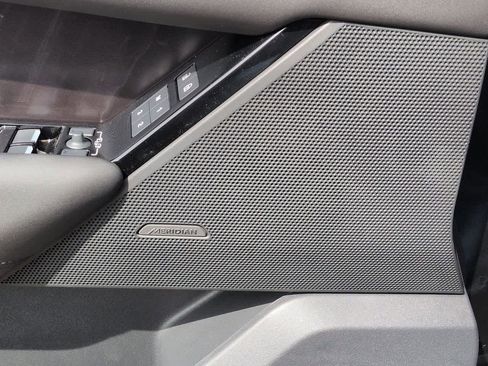 New 2026 Land Rover Range Rover Velar Dynamic SE AWD/4WD image 31