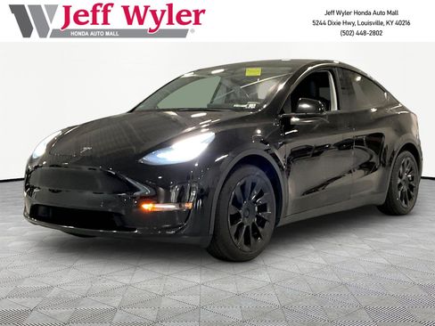 Used 2021 Tesla Model Y Long Range AWD/4WD image 1
