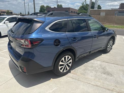 Used 2021 Subaru Outback Premium AWD/4WD image 11