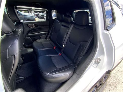 Used 2022 Jeep Compass Latitude FWD image 29