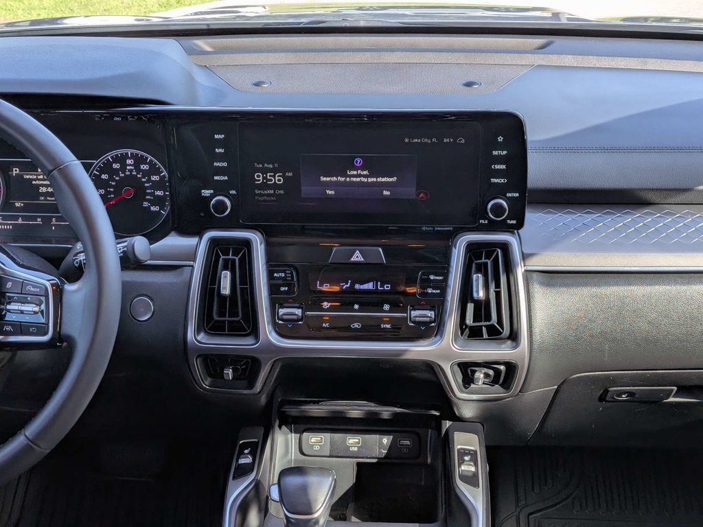 Used 2023 Kia Sorento SX FWD image 18