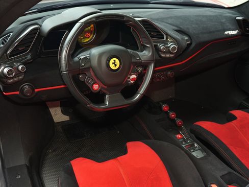 Used 2020 Ferrari 488 Pista Spider image 15