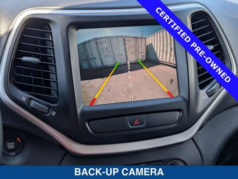 Used 2018 Jeep Cherokee Latitude Plus image 28