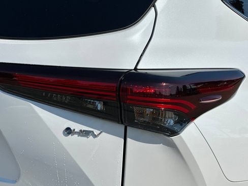 Used 2026 Toyota Highlander XLE AWD/4WD image 49