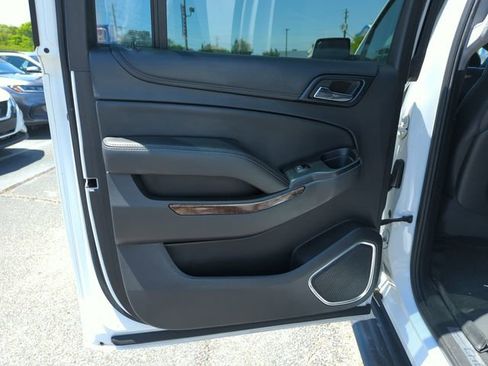 Used 2015 Chevrolet Suburban LT RWD image 26