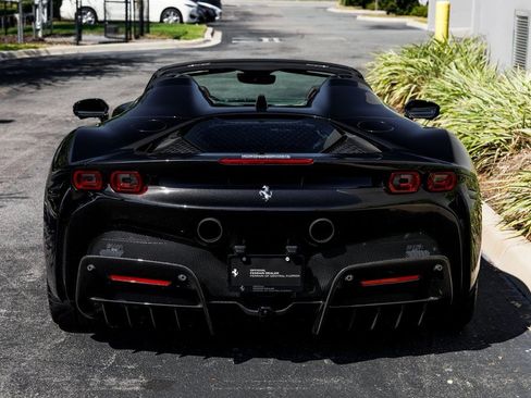 Used 2022 Ferrari SF90 Spider image 4